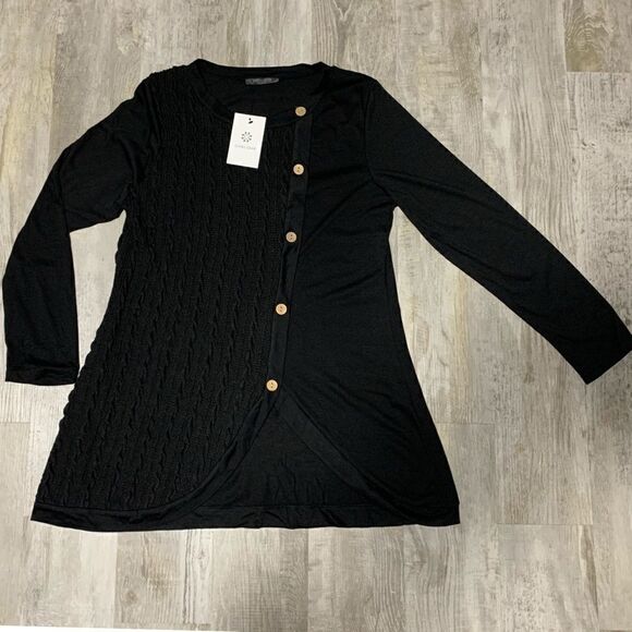 NWT LOVEU.DEAR split knit button tunic - Picture 9 of 15